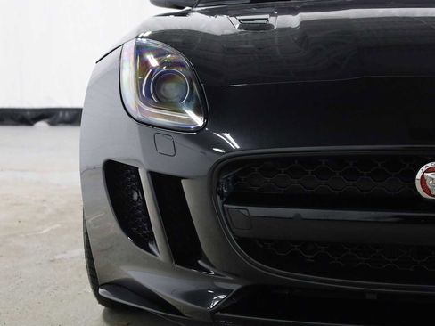 Used 2017 Jaguar F-TYPE R image 15