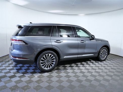 Used 2023 Lincoln Aviator AWD w/ Premium Package image 9