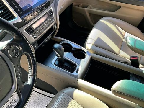 Used 2017 Honda Ridgeline RTL-T image 13