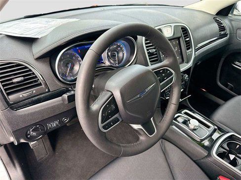 Certified 2023 Chrysler 300 Touring image 9