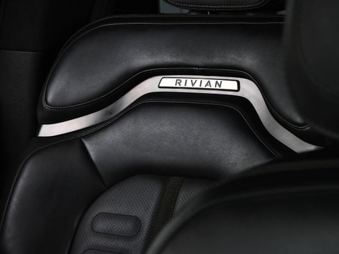 Used 2024 Rivian R1S Adventure image 27