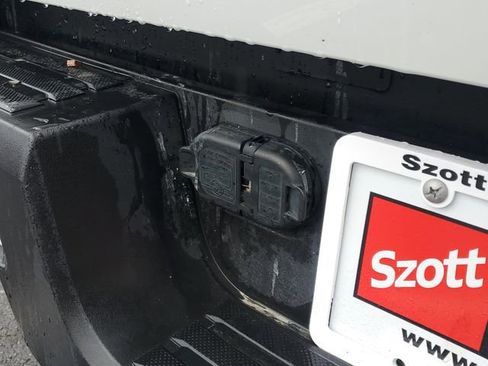 Used 2025 Toyota Tacoma TRD Sport image 7