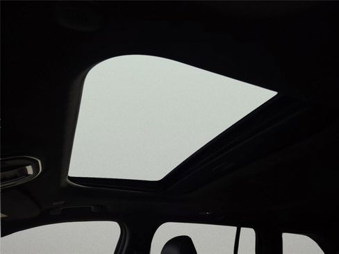 New 2025 Jeep Grand Cherokee Altitude image 16