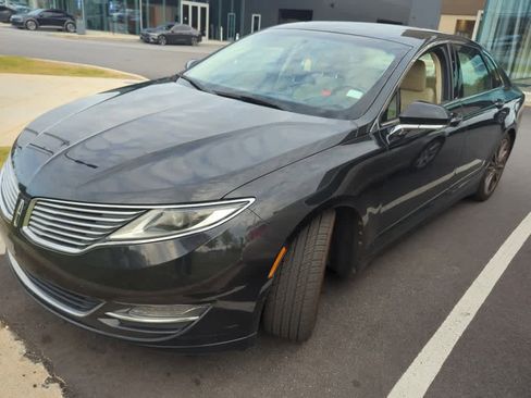 Used 2013 Lincoln MKZ FWD image 4