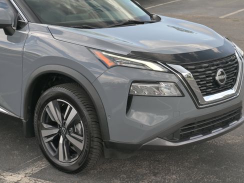 Used 2023 Nissan Rogue SL w/ SL Premium Package image 32