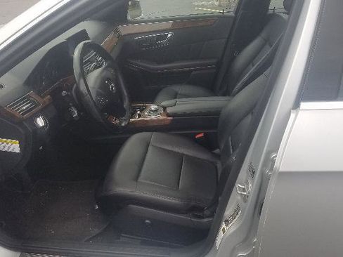 Used 2010 Mercedes-Benz E 350 4MATIC Sedan image 13