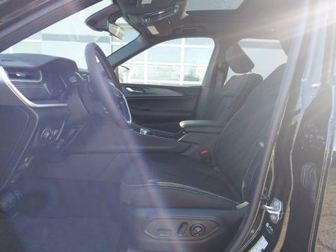 New 2025 Jeep Grand Cherokee L Laredo w/ Luxury Tech Group I image 3