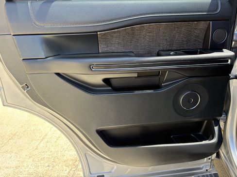 Used 2021 Ford Expedition Limited RWD image 23