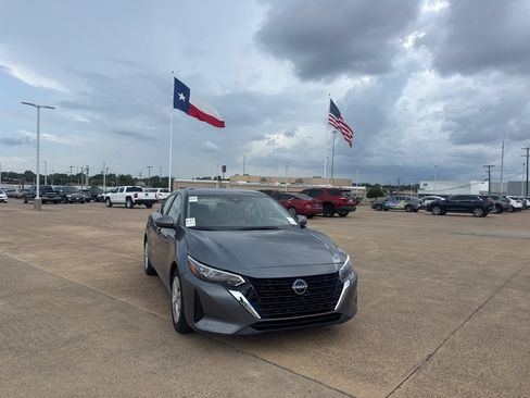 Certified 2024 Nissan Sentra S FWD image 3