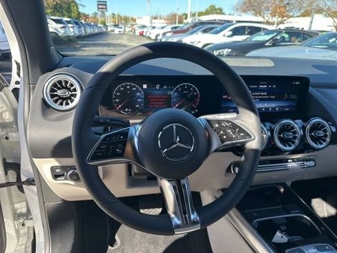 New 2025 Mercedes-Benz GLA 250 4MATIC image 14