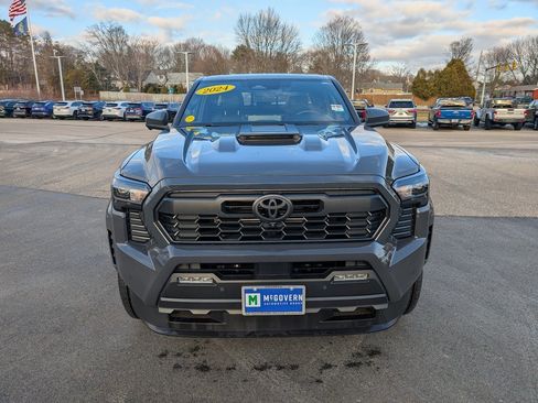 Used 2024 Toyota Tacoma TRD Off-Road image 9