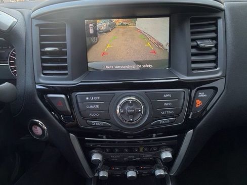 Used 2019 Nissan Pathfinder SV AWD/4WD image 13
