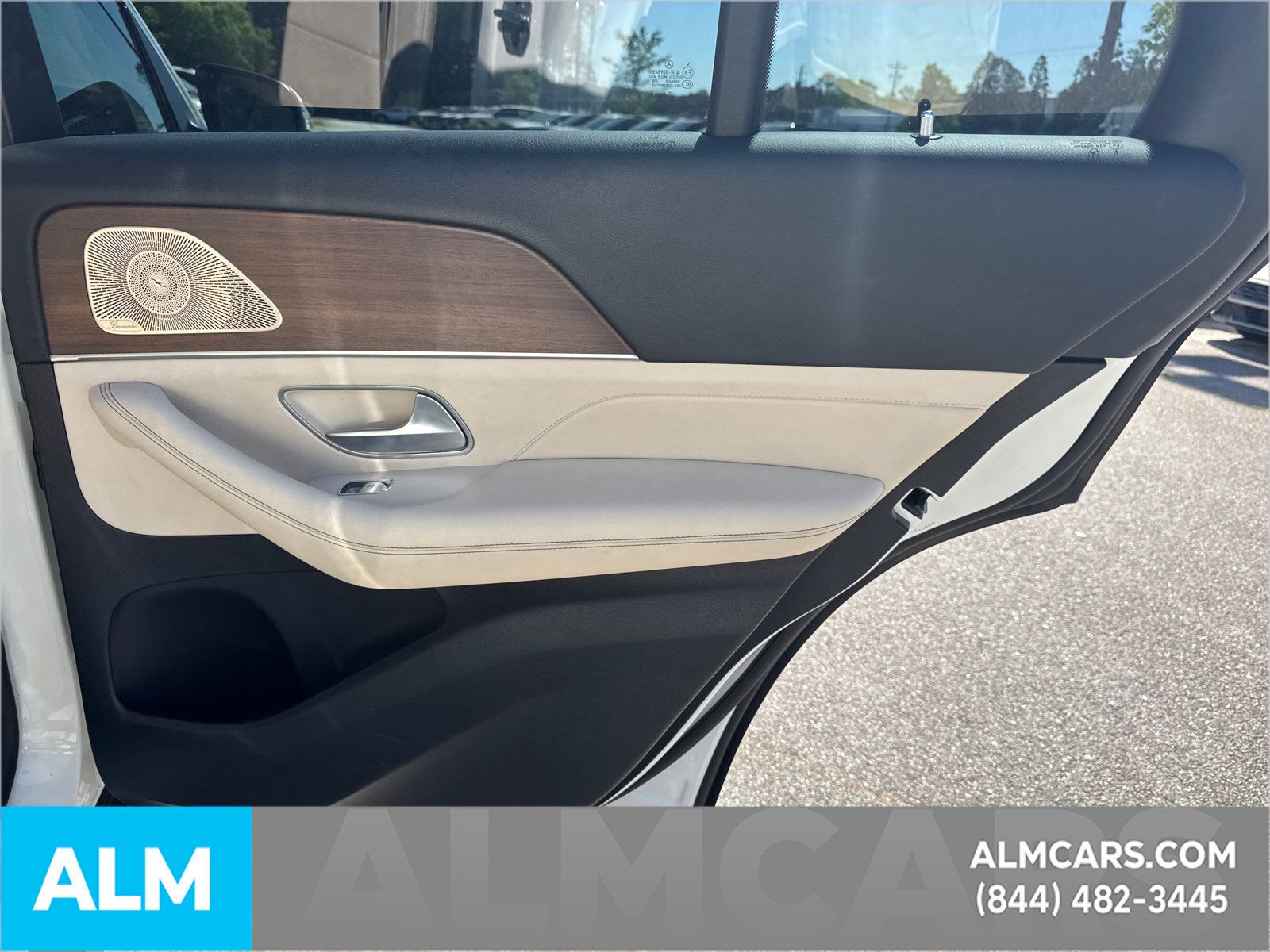 Used 2023 Mercedes-Benz GLE 350 4MATIC w/ Premium Package image 18
