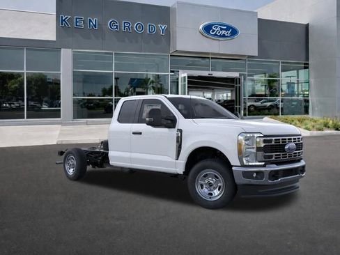 New 2026 Ford F350 XL w/ XL Chrome Package image 1