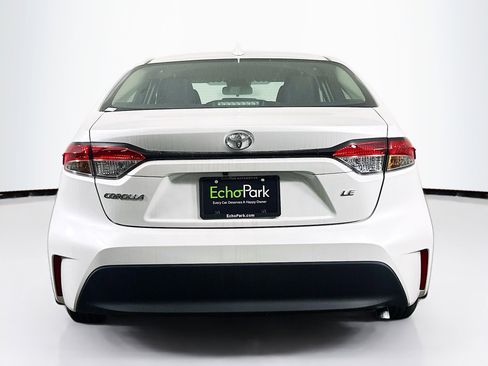 Used 2026 Toyota Corolla LE FWD image 7