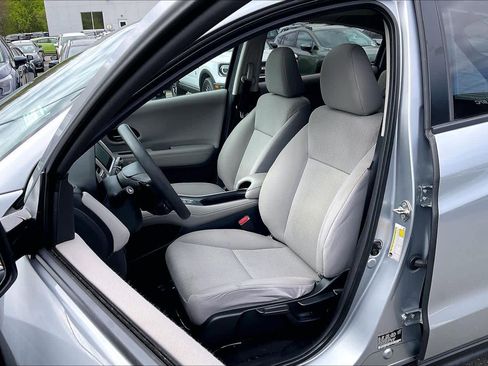 Used 2017 Honda HR-V EX image 8