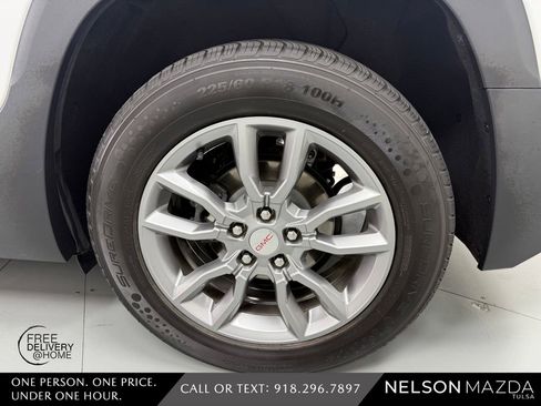 Used 2022 GMC Terrain SLT FWD image 9