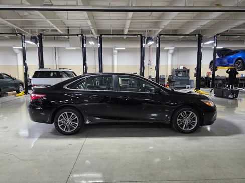 Used 2015 Toyota Camry SE FWD image 8
