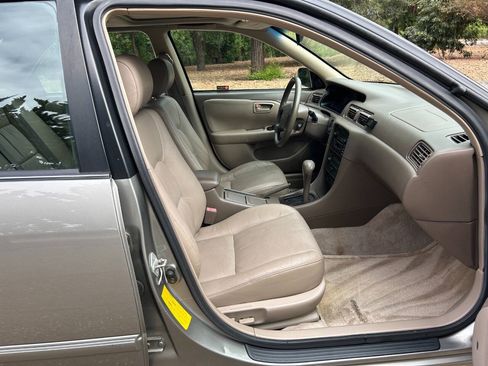 Used 2000 Toyota Camry XLE FWD image 31
