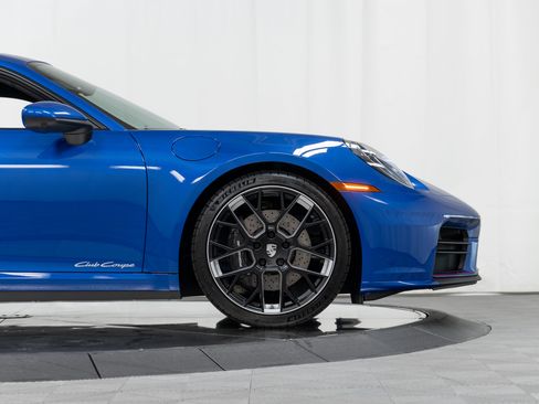 Used 2026 Porsche 911 Carrera T RWD image 11