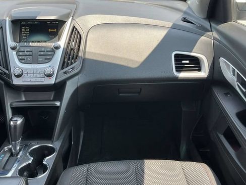 Used 2017 Chevrolet Equinox LT w/ Convenience Package FWD image 18