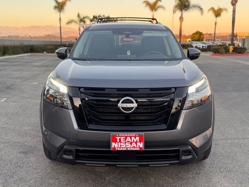 New 2025 Nissan Pathfinder SV image 3