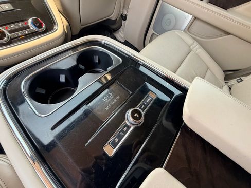 Used 2020 Lincoln Navigator Reserve w/ Luxury Package AWD/4WD image 25
