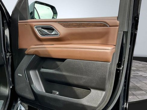 Used 2021 Chevrolet Suburban High Country AWD/4WD image 23
