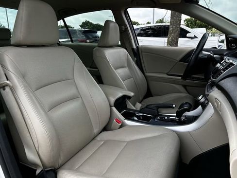 Used 2014 Honda Accord Touring image 30