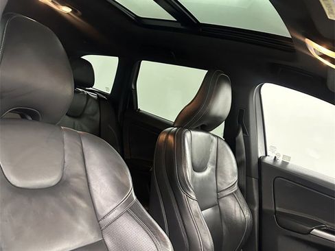Used 2017 Volvo XC60 T6 R-Design w/ Climate Package image 42