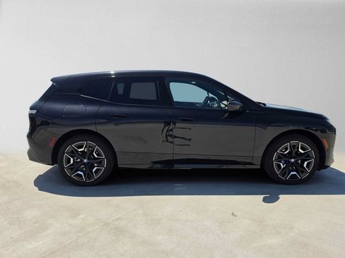 Used 2024 BMW iX xDrive50 w/ Premium Package AWD/4WD image 6