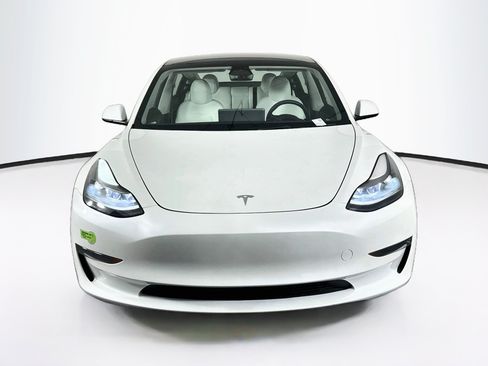 Used 2023 Tesla Model 3 Standard Range RWD image 2