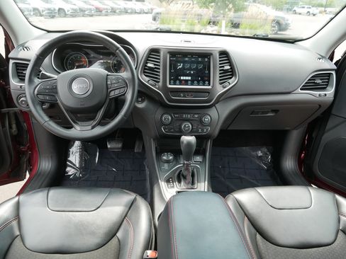 Used 2019 Jeep Cherokee Trailhawk w/ Cold Weather Group AWD/4WD image 21