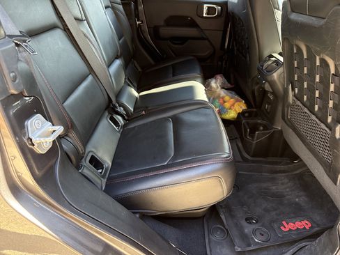 Used 2020 Jeep Gladiator Rubicon image 18