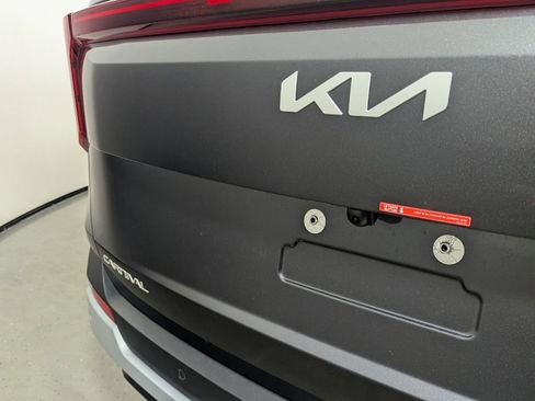 New 2026 Kia Carnival LX FWD image 8