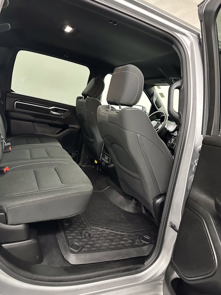 Used 2025 RAM 1500 Big Horn AWD/4WD image 32