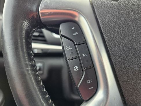 Used 2015 Chevrolet Traverse LTZ image 12