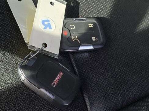 Used 2021 GMC Acadia AT4 w/ Technology Package image 36