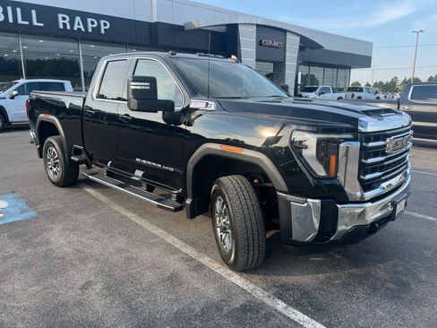 Used 2025 GMC Sierra 2500 SLE w/ SLE Value Package; AWD/4WD image 2