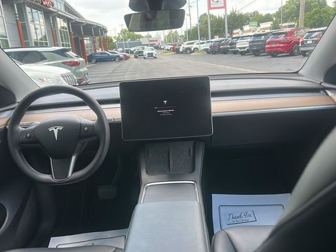 Used 2024 Tesla Model Y Long Range RWD image 14