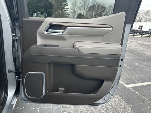 Used 2025 Chevrolet Silverado 1500 LT image 17