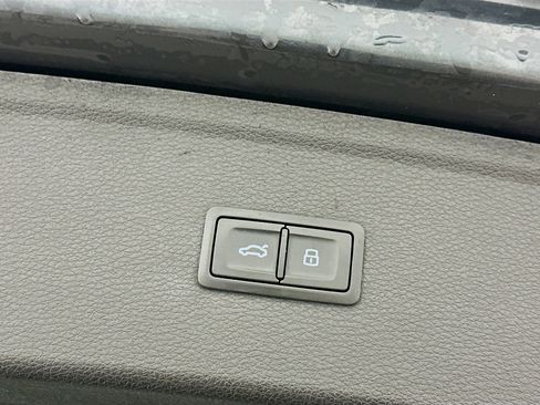 Used 2018 Audi Q5 2.0T Premium Plus w/ Premium Plus Package image 31