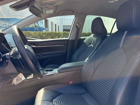 Used 2024 Toyota Camry SE image 7