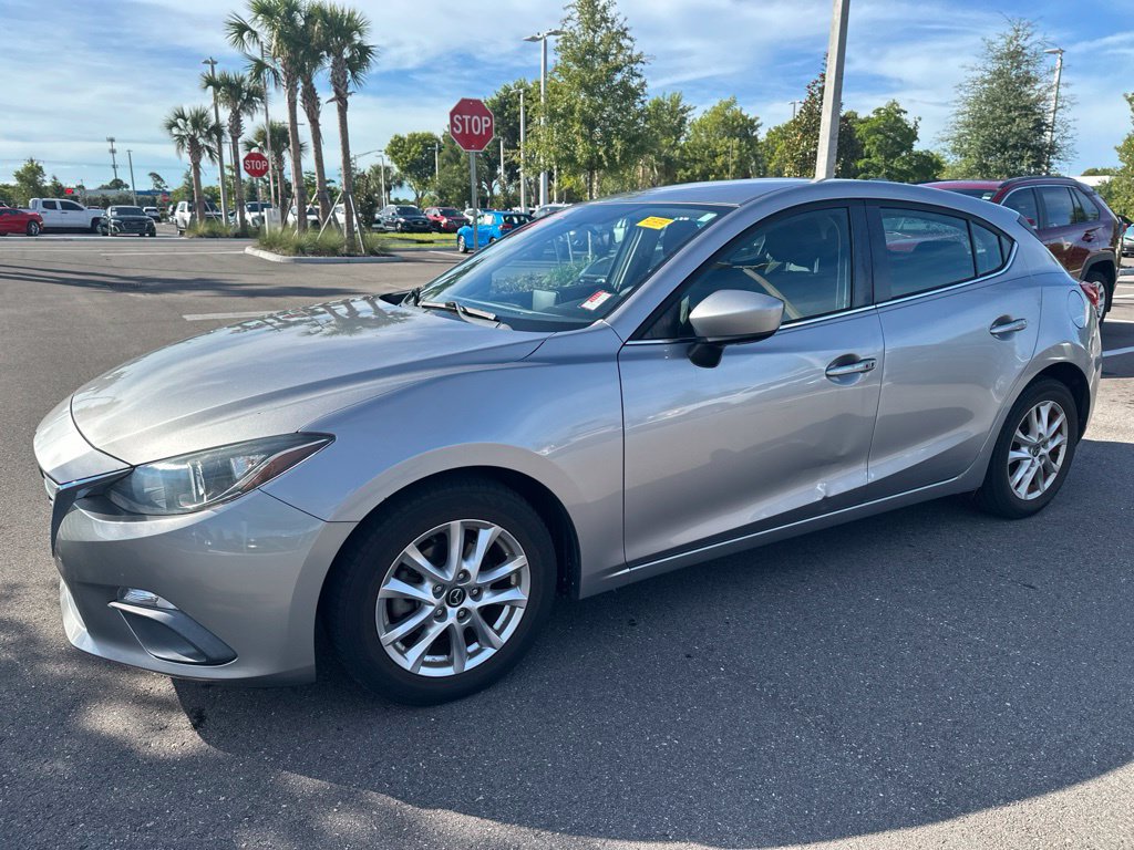 Used 2014 MAZDA MAZDA3 i Touring w/ Technology Package FWD image 2