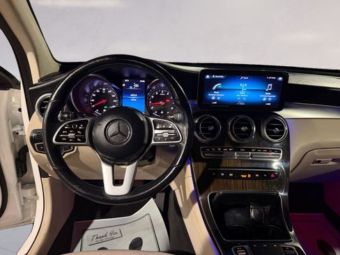 Used 2022 Mercedes-Benz GLC 300 image 10