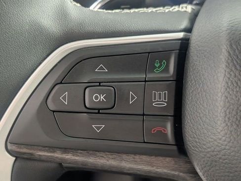 Certified 2023 Jeep Grand Cherokee Limited AWD/4WD image 16