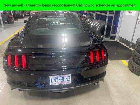 Used 2017 Ford Mustang GT Premium w/ Black Accent Package RWD image 3