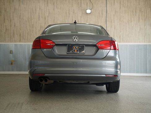 Used 2013 Volkswagen Jetta SE FWD image 8