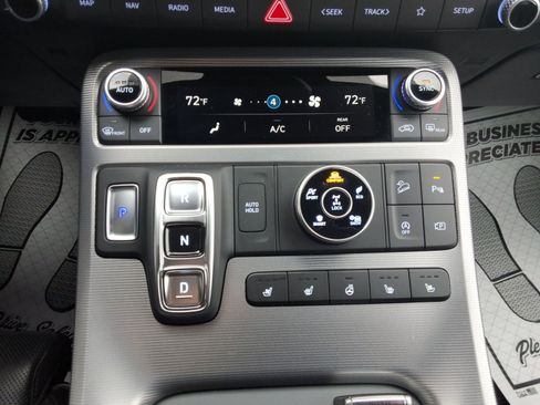 Used 2024 Hyundai Palisade Calligraphy image 17