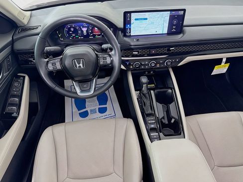 Used 2025 Honda Accord Touring image 31